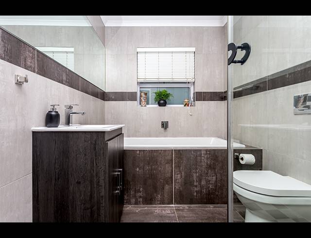 3 BEDROOM HOUSE FOR SALE IN PLATTEKLOOF GLEN